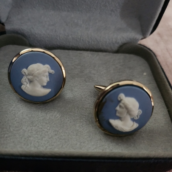 Wedgwood 1759 England 10k gold tone cufflinks - Picture 6 of 13